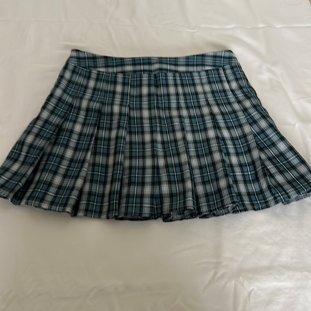 Fashion & Stlye pleated Skirt - Size L